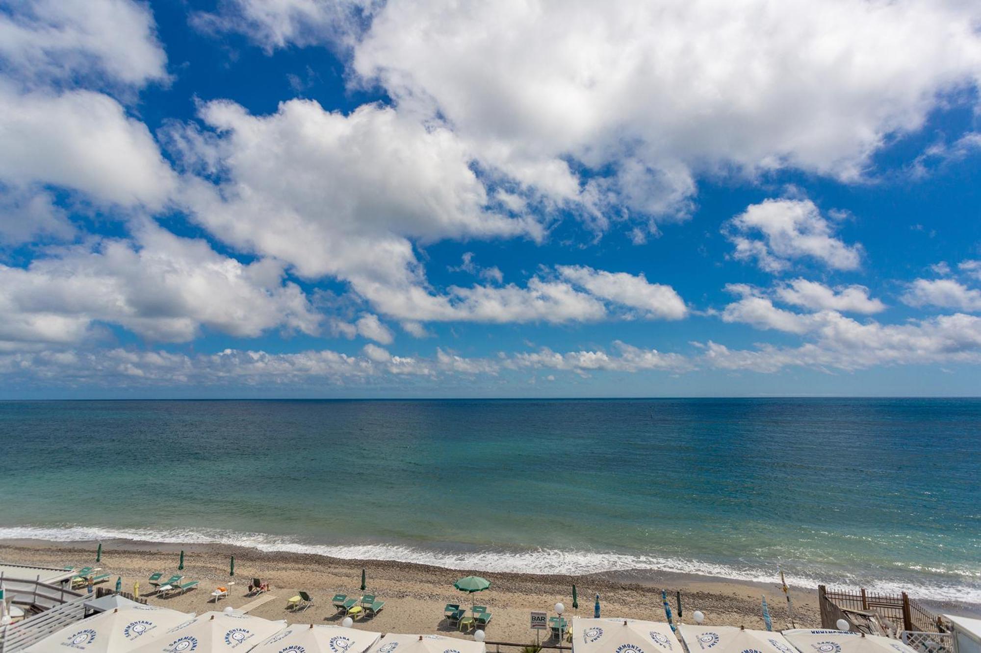 Blue Beach Bussana Nuova Exterior foto